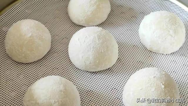 冬天发面只加酵母粉就错了，老妈教我小诀窍，20分钟发好面