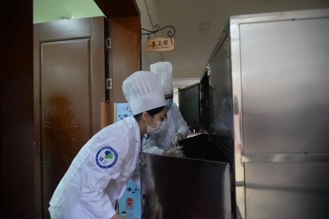 超级宝妈▲复学后，“萌娃”们怎样度过在幼儿园的一天？