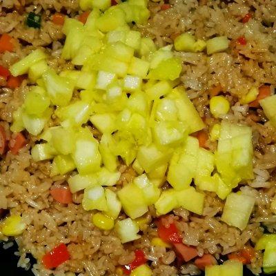 一学就上手的五彩蔬丁凤梨炒饭，小白也能1秒变大厨