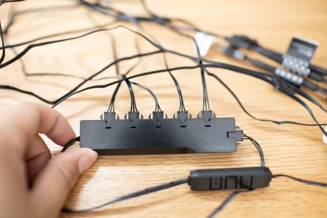 更具个性的RGB风扇，机箱里的魔术师，九州风神MF120GT开箱