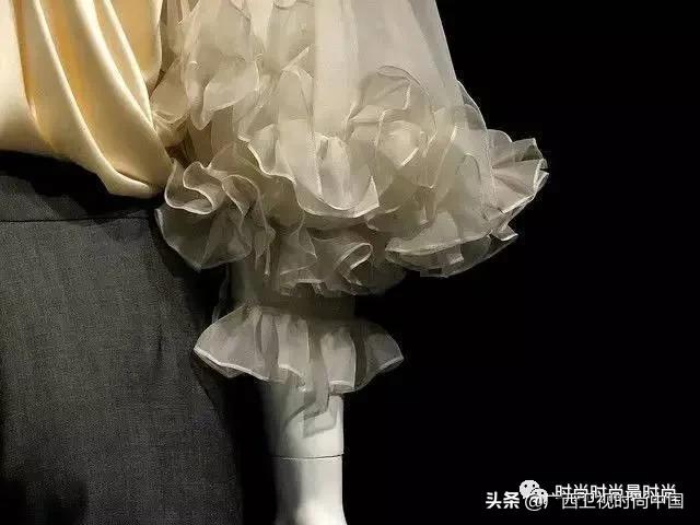 第五大道注意到这个小细节~你与时尚就是一“袖”之隔的距离