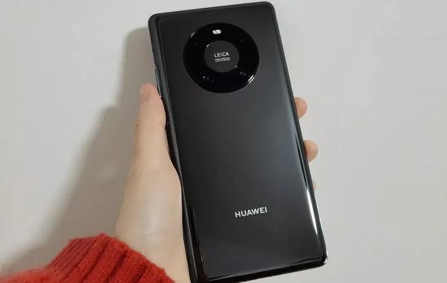 真实体验华为mate40pro与iPhone12，谁被吊打？