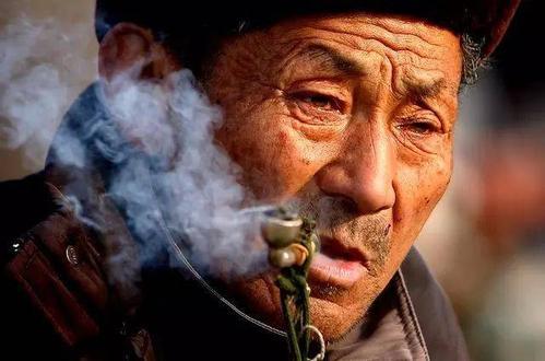 超级宝妈|孩子出生“第一抱”最好不是这4种人，并非迷信，宝妈别不当回事