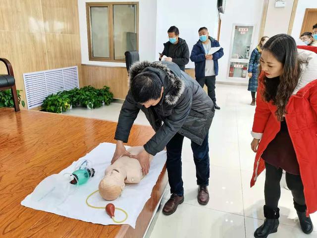 儿童医院赴景泰县中医医院开展危重新生儿/儿童救治培训