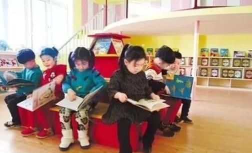 公立幼儿园大班成“空班”？超前教育危害多，别让你的焦虑害了娃