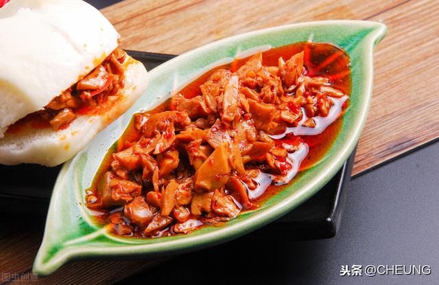 香菇杏鲍菇素酱，拌饭拌面万能酱，香辣入味超下饭，做法超简单