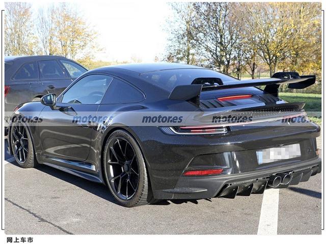 保时捷全新911 GT3谍照 搭载4.0L引擎 中置双出排气 运动大尾翼