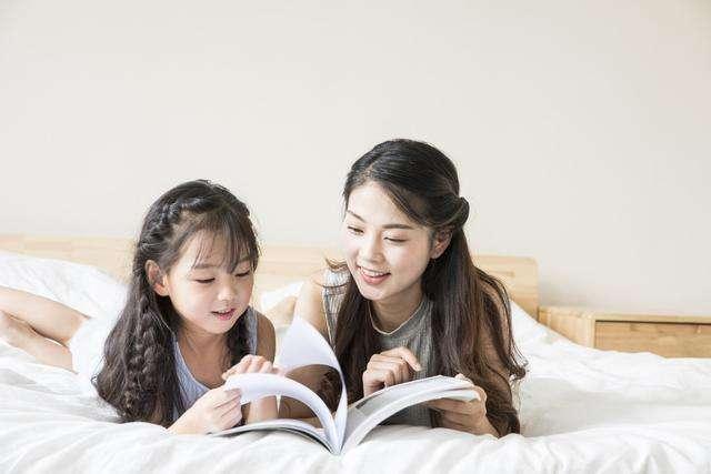 #你的育儿经#10岁儿子和妈妈同床睡，半夜孩子动作把妈妈吵醒，吓得赶紧分床睡