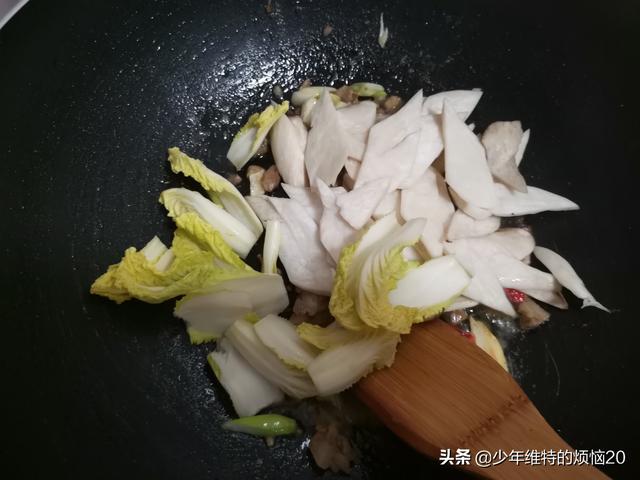 天冷了，此菇别错过，简单搭配出锅快，实惠又下饭，好吃不怕胖