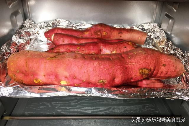 冬季在家烤红薯，牢记3要点，烤的红薯香甜软糯，比买的还好吃