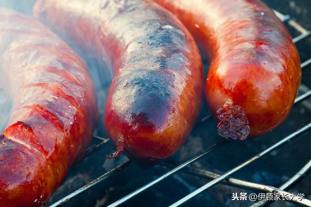 【超级宝妈】孩子爱吃的街边烤肠危害有多大?在家这样做香肠比外面好吃一百倍