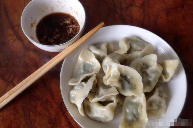 冬天吃饺子，韭菜白菜靠边站，用它做馅，鲜嫩入味营养高，特好吃