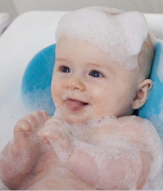 阳阳的家|艾叶、花露水、风油精，夏天洗澡不能乱加料，小心宝宝身上流黄水