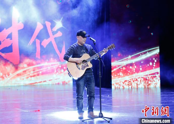 重庆本土音乐人创作“城市地标民谣” 冀用音符“记住乡愁”|中国新闻网客户端