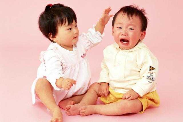 养“高需求”宝宝是啥体验？网友讲述戳中共鸣，这类孩子太难带了