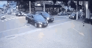 20张车祸现场动图，没车也得看！