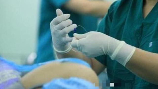 「你的育儿经」分娩时会阴侧切遇到男医生，机智产妇这样做，轻松化解尴尬局面