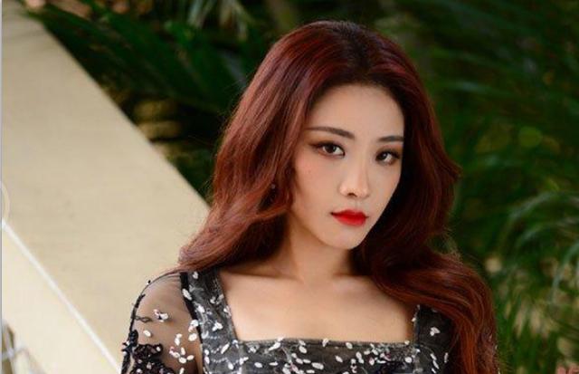 屏幕上活力无限，经过多年努力成就如今，大家是否和我认可她？|影视交流地