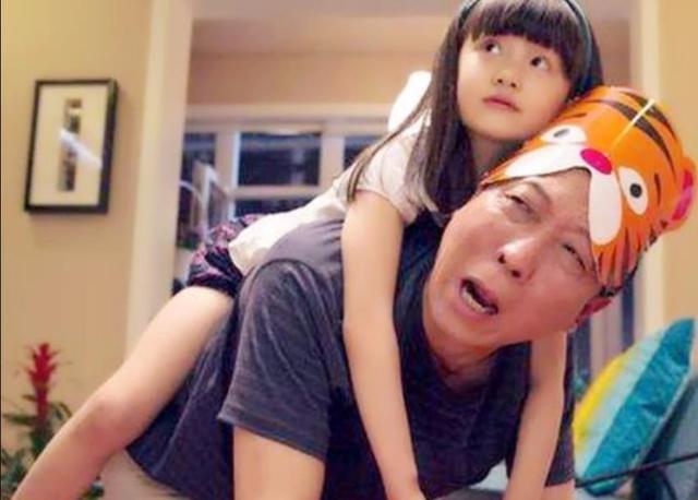[你的育儿经]6个月宝宝，被奶奶带成“莲藕娃娃”，医生看后：腿保不住了！