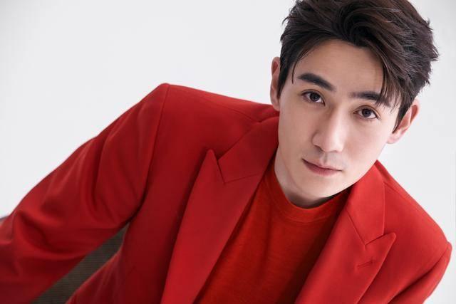 中国日报网：朱一龙生日收获合作伙伴走心庆生 寄“明信片”官宣新剧