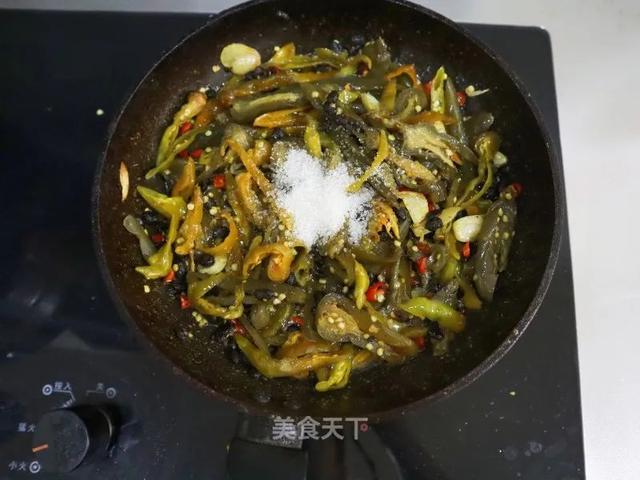 豆豉炒泡辣椒：香辣开胃，无敌下饭，吃一次就上瘾