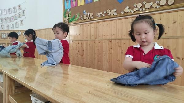 雪莲花|迎江区墨子巷幼儿园本部：生活技能小比赛 自理能力大提升