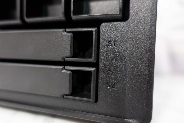 超详细Emby和Jellyfin对比！威联通TS-551：挂黑裙，转原盘如何？