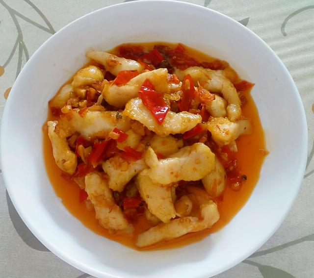 教你泡椒龙利鱼的秘制做法，爽口美味又营养解馋，家里人特喜欢