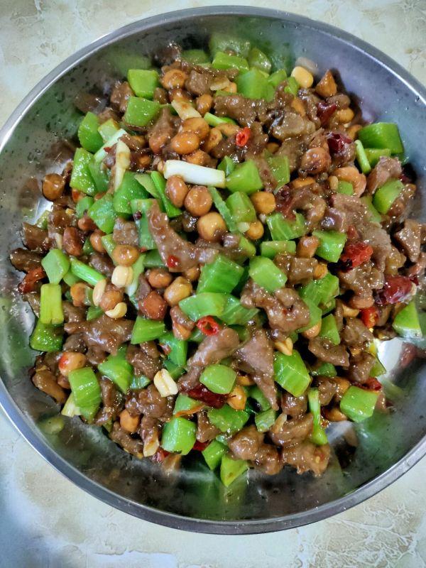 最好吃的没有鸡丁的宫爆肉丁做法，学会了刷爆朋友圈