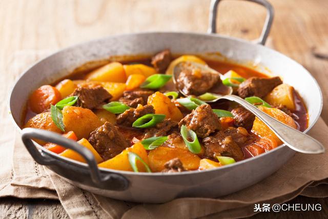 土豆炖牛肉，每一口都是家的味道，鲜香入味超下饭，新手一学就会