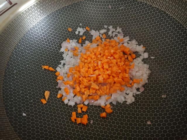 胡萝卜鸡蛋早餐饼，不加一点面粉，营养健康还美味，一周做三次