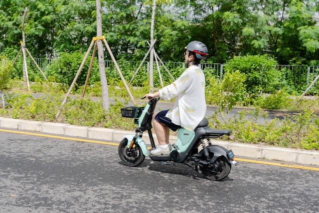 猛犸A5新国标电瓶车评测：除了无钥匙一键启动还有更香的