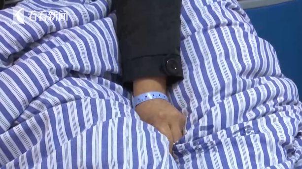 #超级宝妈#女子怀胎8个月肚里突然没了动静 医生一查惊呆:30多圈啊