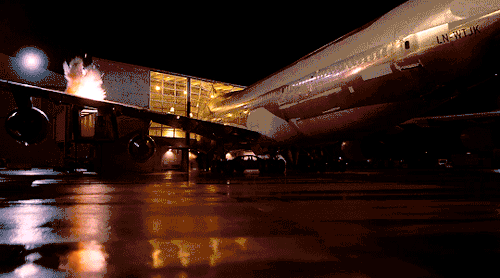 除了烧脑 诺兰还在《信条》里真的炸了一架飞机fun娱乐