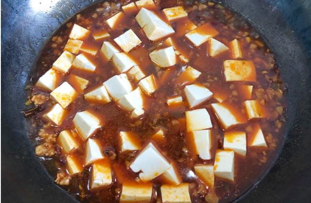 麻婆豆腐在家这么做，麻辣鲜香，不愧为下饭界“扛把子”