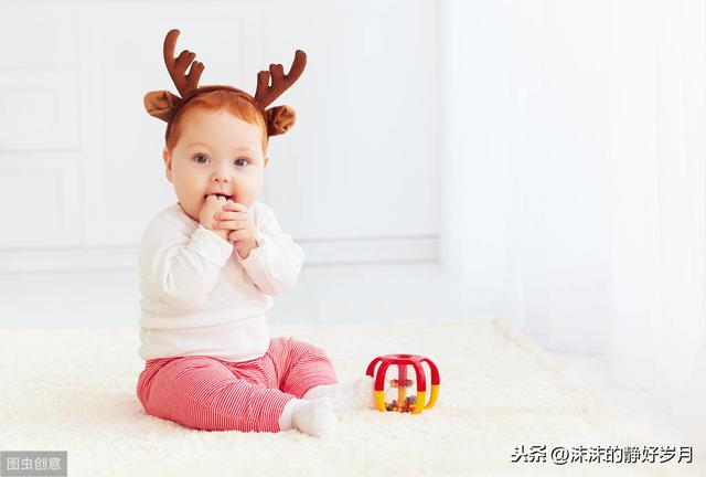 超级宝妈▲同样是吮吸手指，但婴儿和幼儿年龄不同，自然要区别对待哦