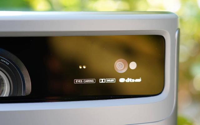 2400ANSI亮度！入门高端旗舰坚果J10画质及效果展示