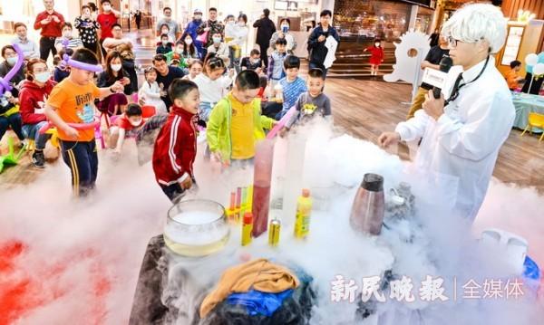新民网|星光亲子嘉年华 拉近亲子距离 让科学与健康走进家庭