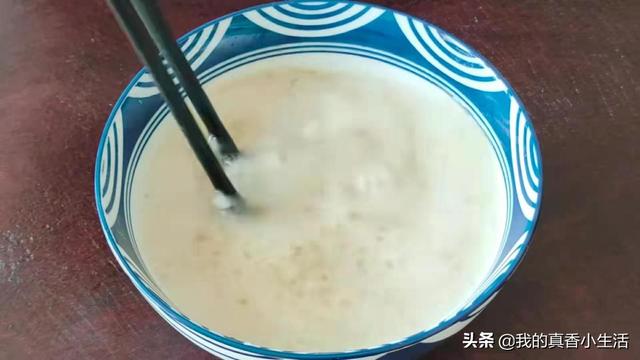 冬天发面只加酵母粉就错了，老妈教我小诀窍，20分钟发好面