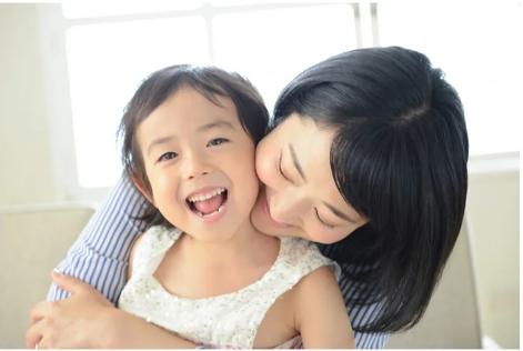 「你的育儿经」妈妈,我被亲了一口,怎么就脑瘫了?