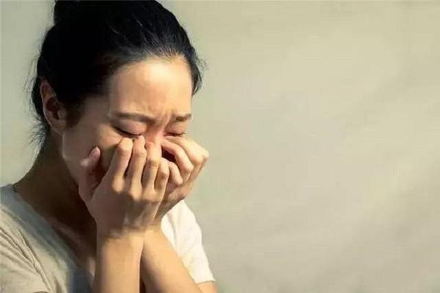 你的育儿经|全职妈妈做完晚饭忙喂娃,刚想上桌吃饭,结果婆婆却收走全部碗筷