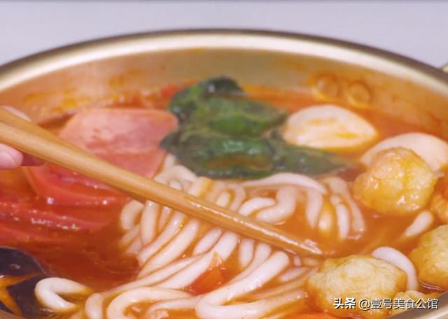 土豆粉这样做太好吃，鲜酸味美，荤素搭配，老少皆宜的美食