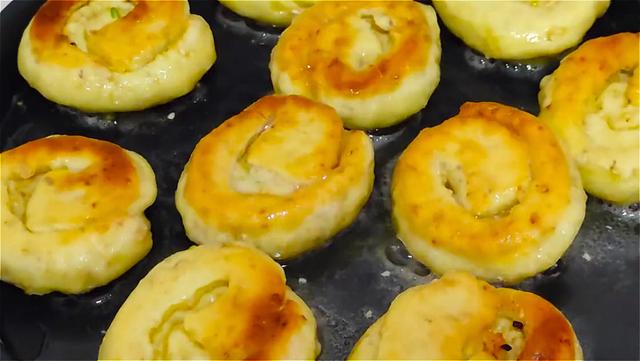 燕麦这样做太好吃了，往里面加3个鸡蛋，比油条好吃，比馅饼简单