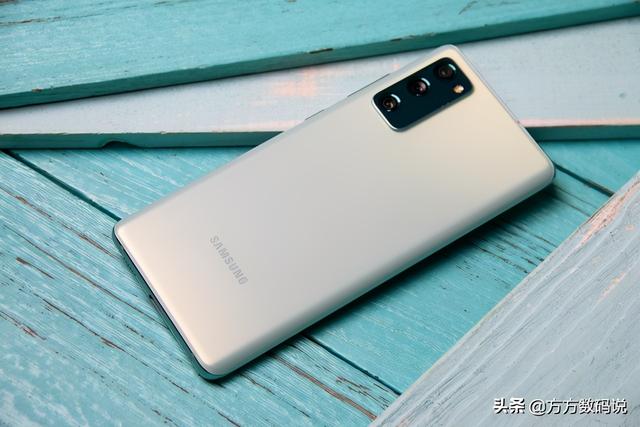 综合素质依旧是5G手机的重点，这三款旗舰打造“均衡”式体验