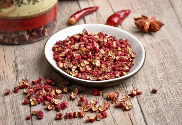 炖排骨，这“3香”不能放，排骨才又鲜又嫩，入味没腥味，太香了