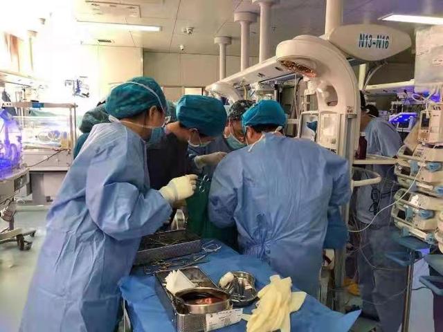患儿|危重新生儿经实施ECMO治疗成功，系甘肃省首