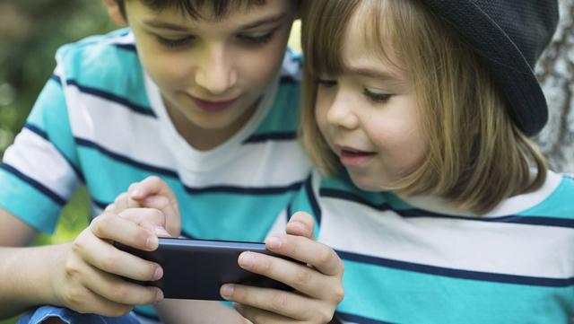 孩子上课玩橡皮擦，班主任批评不管用，成绩好又顽皮的孩子真难教