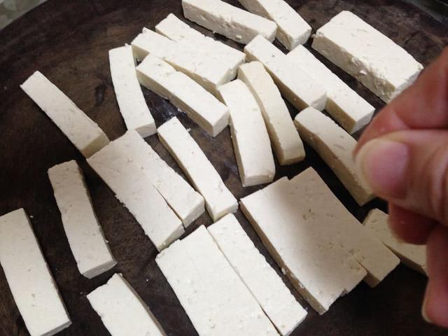 豆腐做出新花样，简单易学，外脆里软，口感丰富