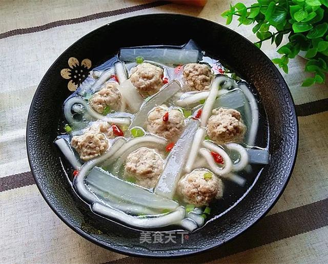 萝卜粉条肉圆汤：开胃暖身又去火，真是一举多得