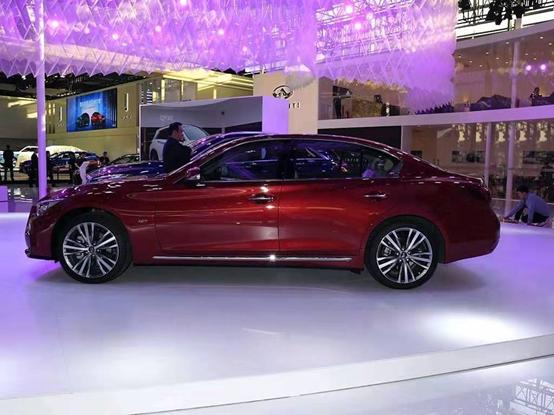 2.0T+7AT，211马力，4年质保，销量口碑都不错